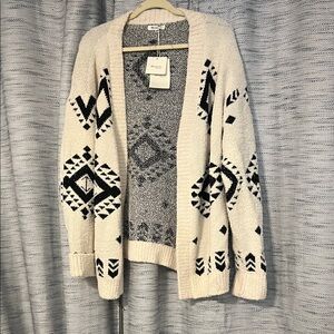 Miracle Fashion Women's Black and Cream Geometric Cardigan